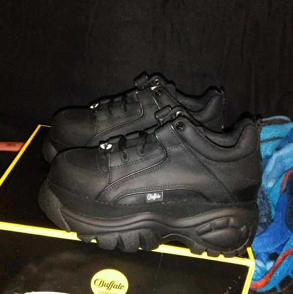 Buffalo London Shoes - Black Platform Sneakers